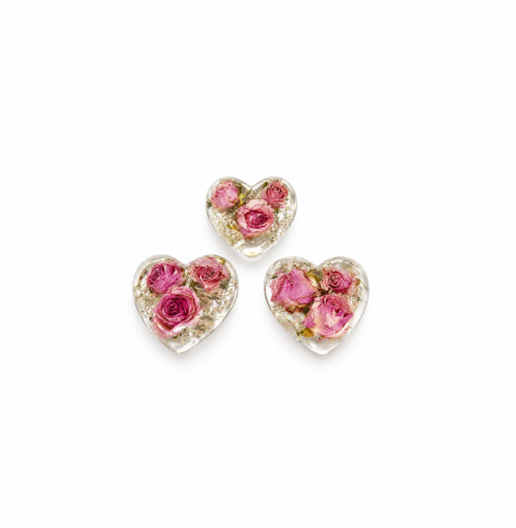 RESIN FLOWER PRESERVATION HEART PAPERWEIGHT